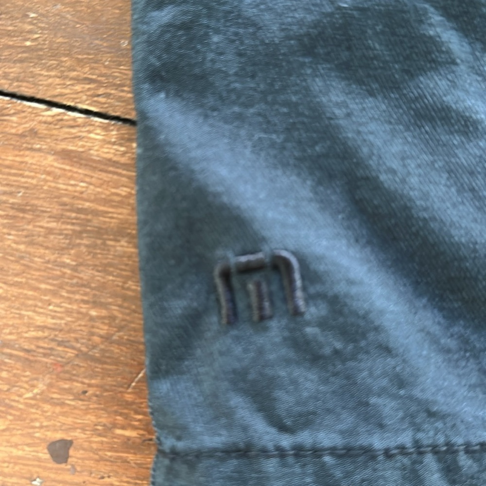 Travis Mathew shorts - Picture 3 of 6